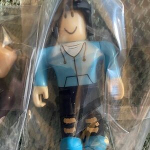 This is a lot of 9 Roblox of different characters